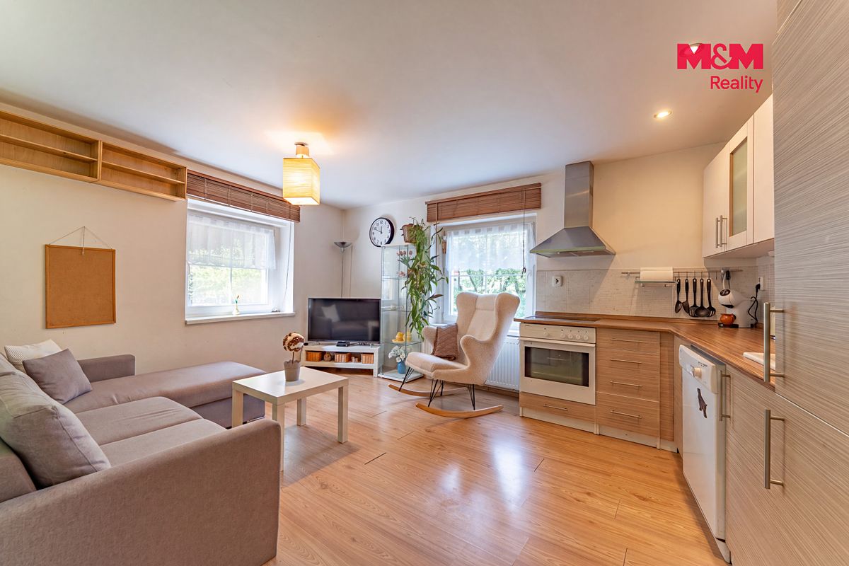 Prodej rodinného domu 72 m², pozemek 371 m² – fotografie 3