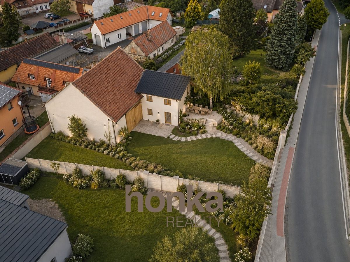 Prodej rodinného domu 344 m², pozemek 765 m²