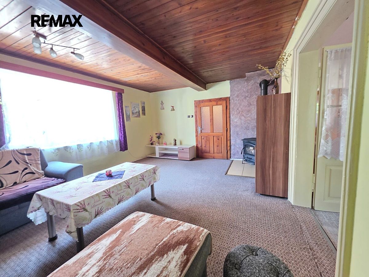 Prodej rodinného domu 220 m², pozemek 726 m² – fotografie 4