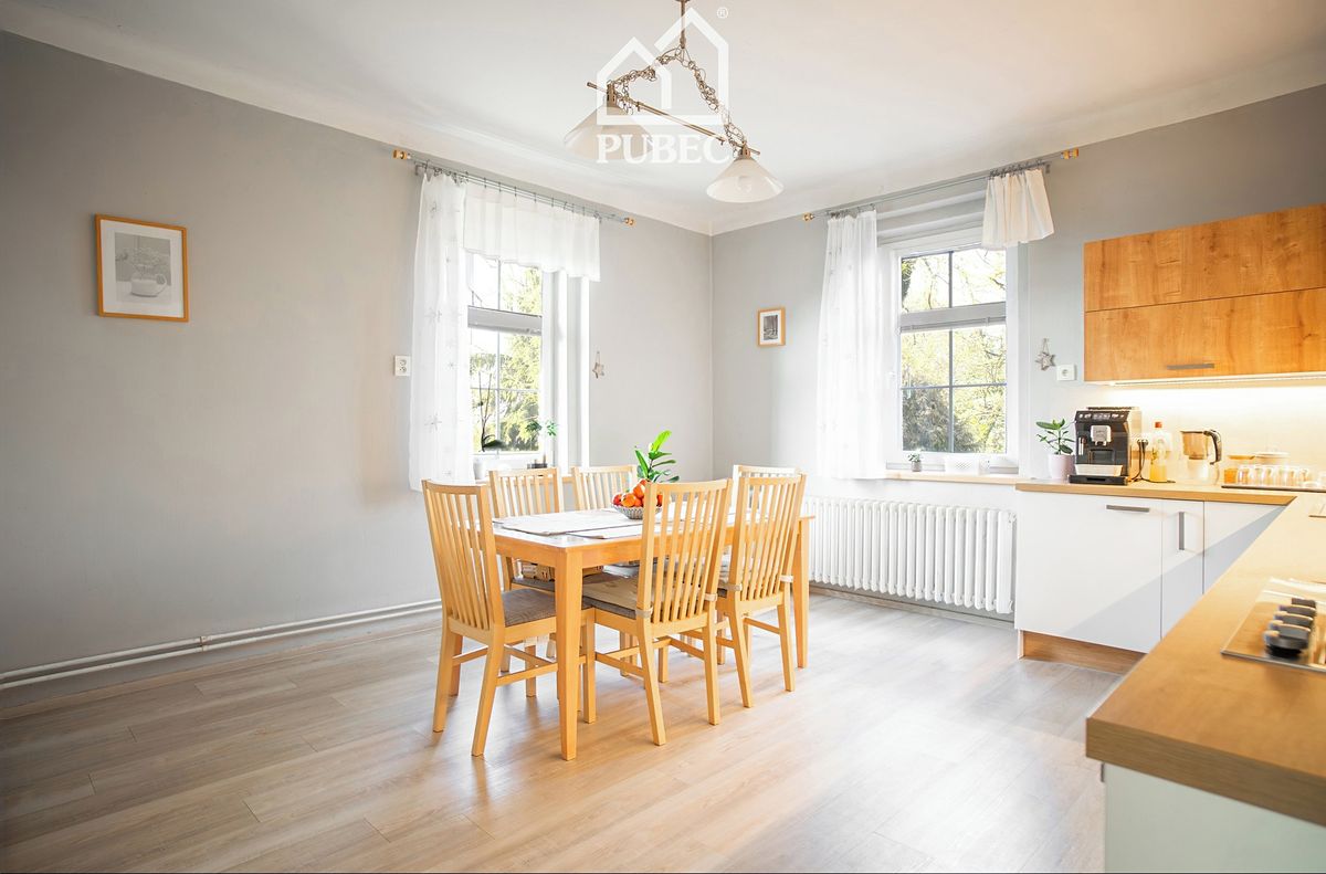 Prodej rodinného domu 198 m², pozemek 701 m² – fotografie 5