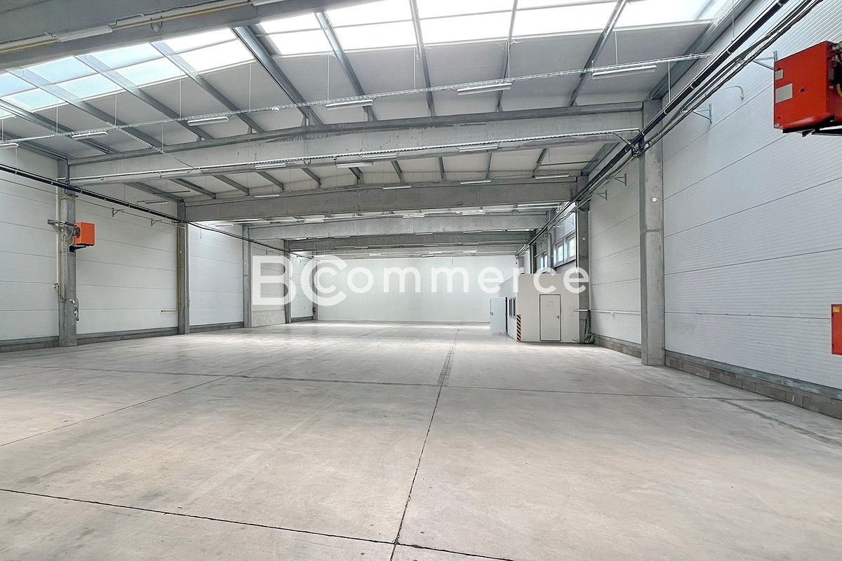 Pronájem skladového prostoru 640 m² – fotografie 2