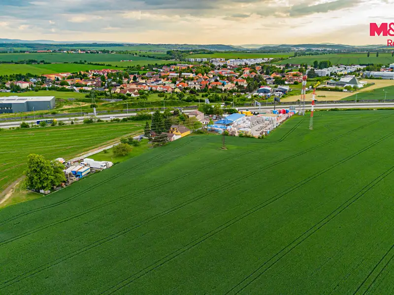 Prodej pozemku 3999 m², Praha – náhled fotky 3