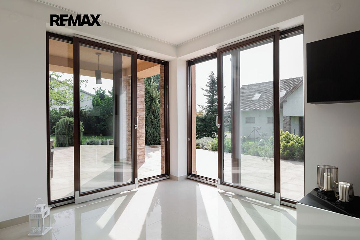 Prodej rodinného domu 260 m², pozemek 933 m² – fotografie 4