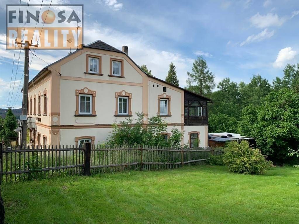 Prodej rodinného domu 380 m², pozemek 1846 m² – fotografie 3
