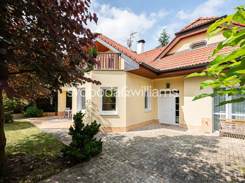 Prodej rodinného domu 212 m², pozemek 787 m², Zvole – náhled fotky 3