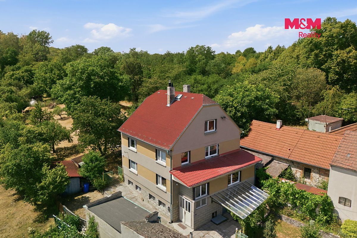 Prodej rodinného domu 240 m², pozemek 2139 m² – fotografie 3