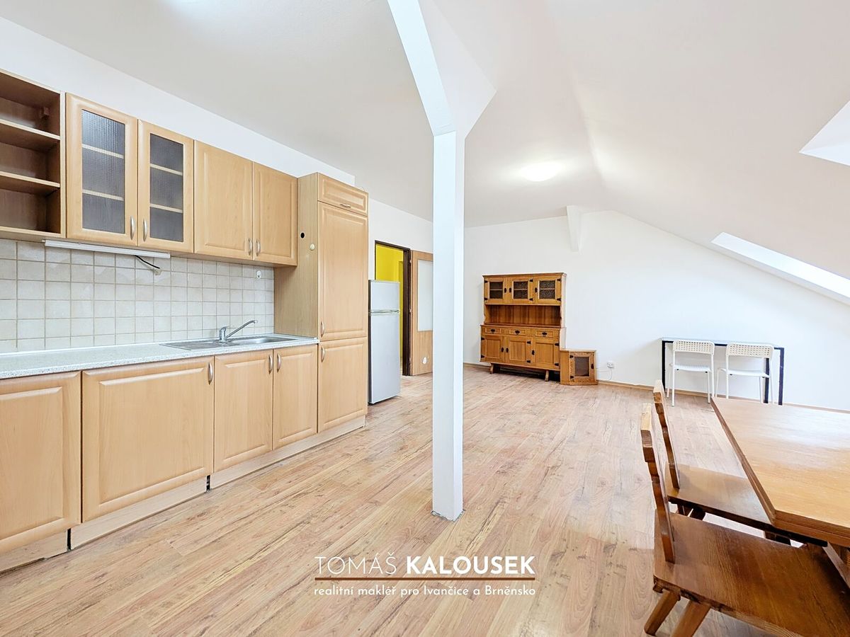 Pronájem bytu 3+kk 68 m² – fotografie 3
