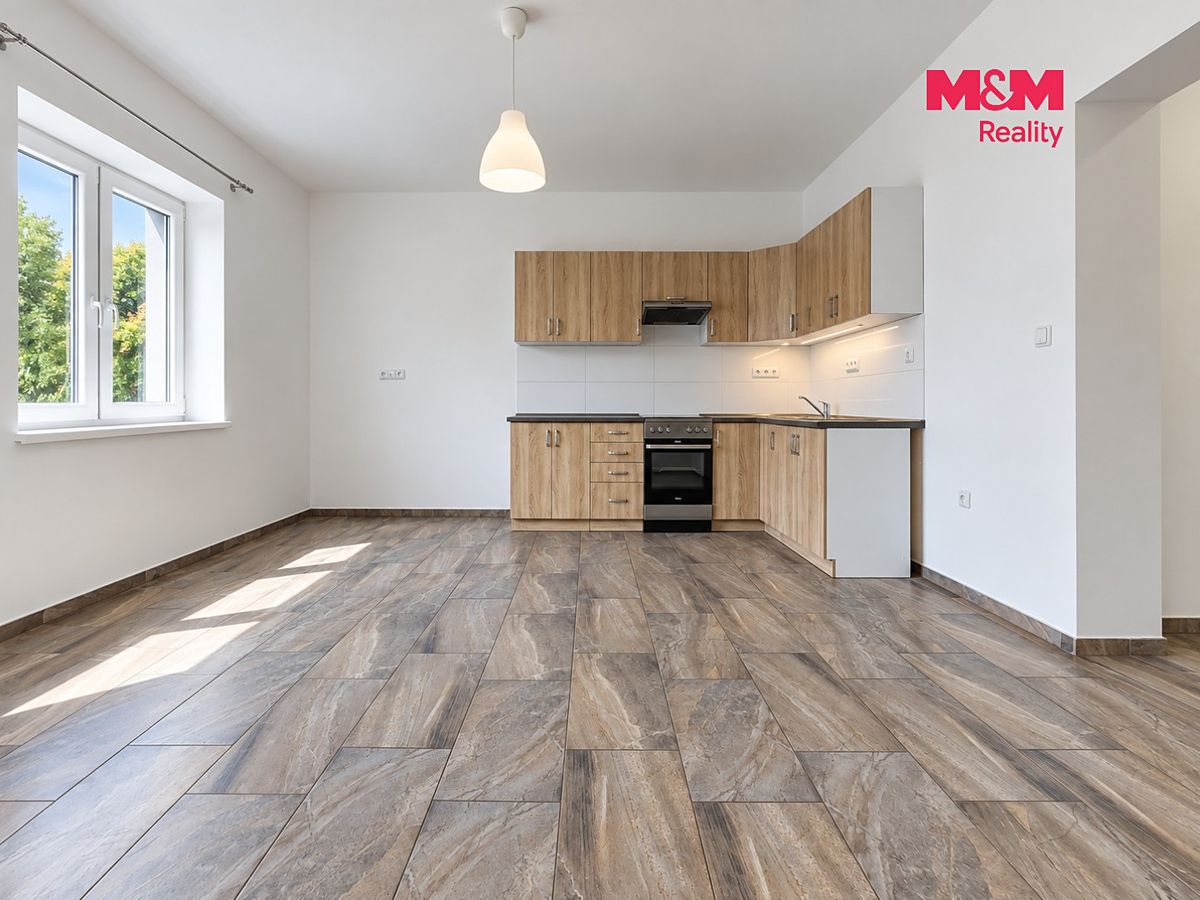 Pronájem rodinného domu 143 m², pozemek 345 m² – fotografie 5