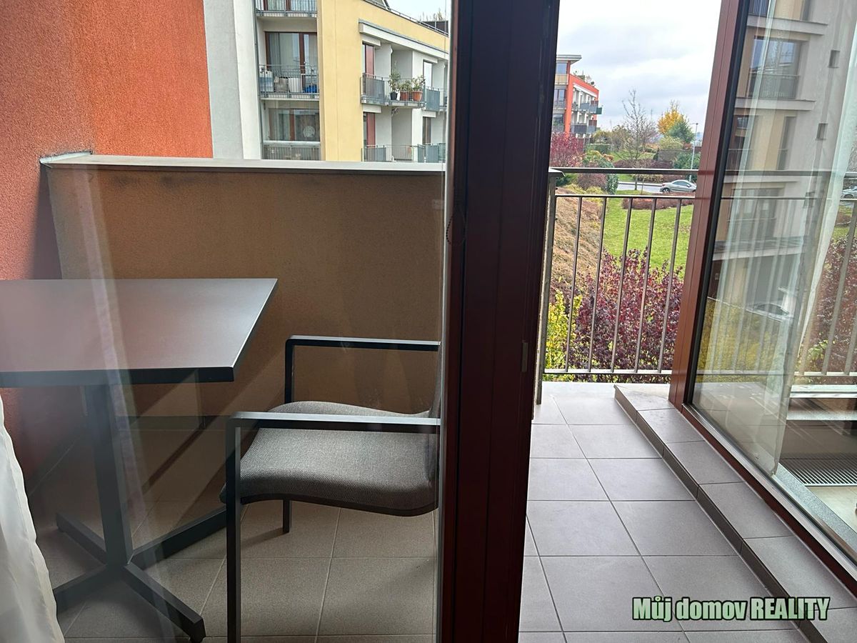 Pronájem bytu 2+kk 67 m² – fotografie 3