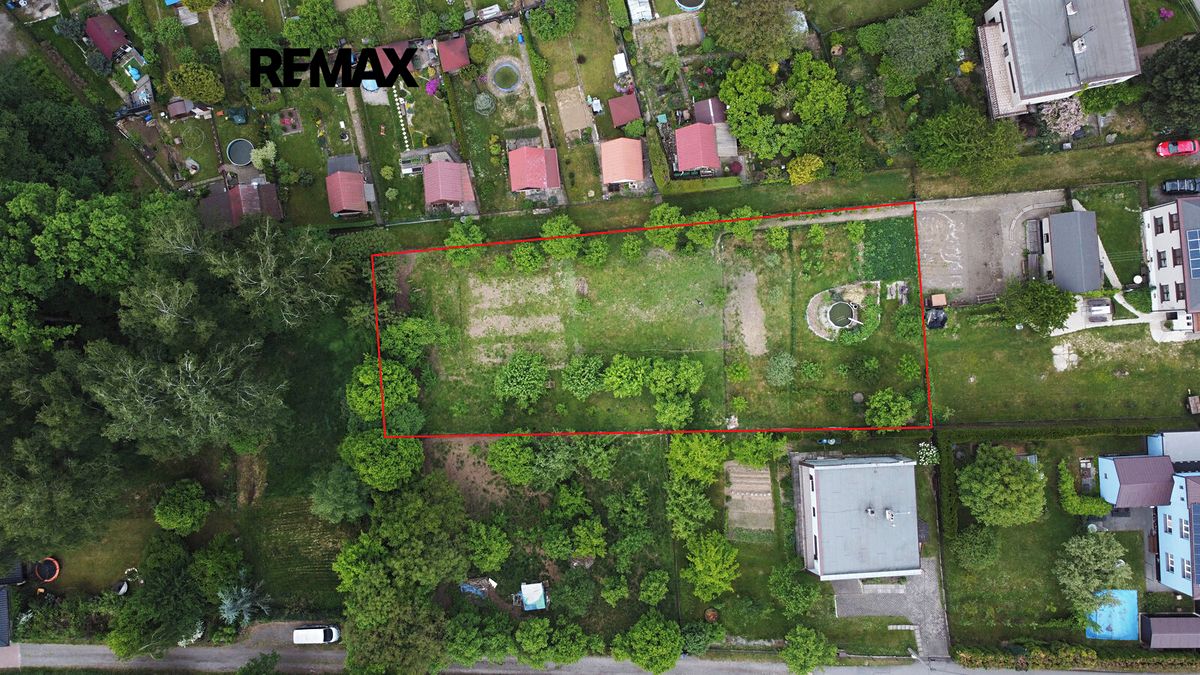 Prodej stavebního pozemku 1609 m² – fotografie 2