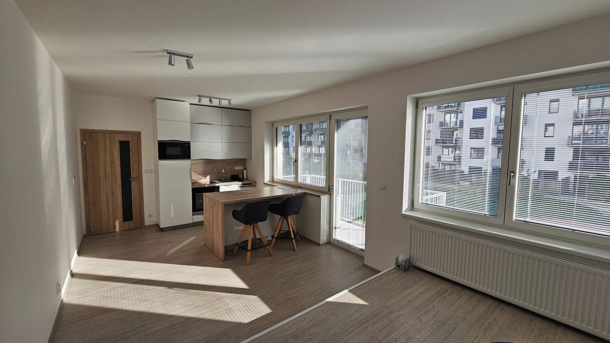 Pronájem bytu 1+kk 33 m² – fotografie 2