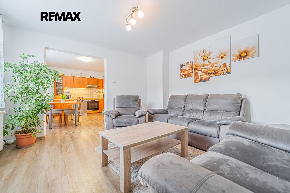 Prodej rodinného domu 160 m², pozemek 904 m² – fotografie 4