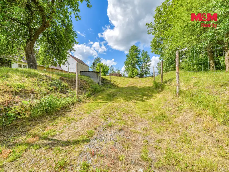 Prodej stavebního pozemku 1779 m², Chodová Planá – náhled fotky 3