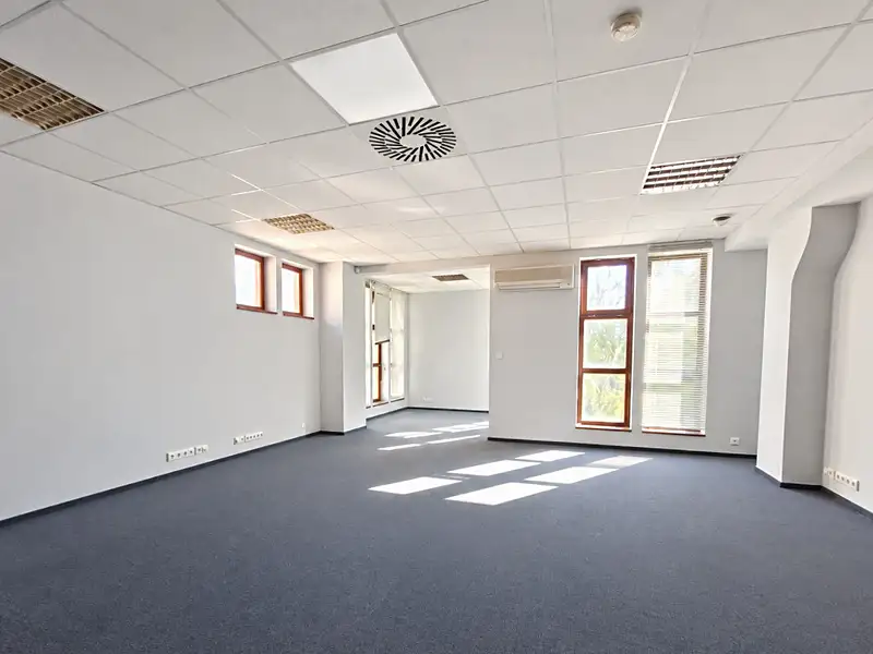 Pronájem kanceláře 165 m², Praha – náhled fotky 3