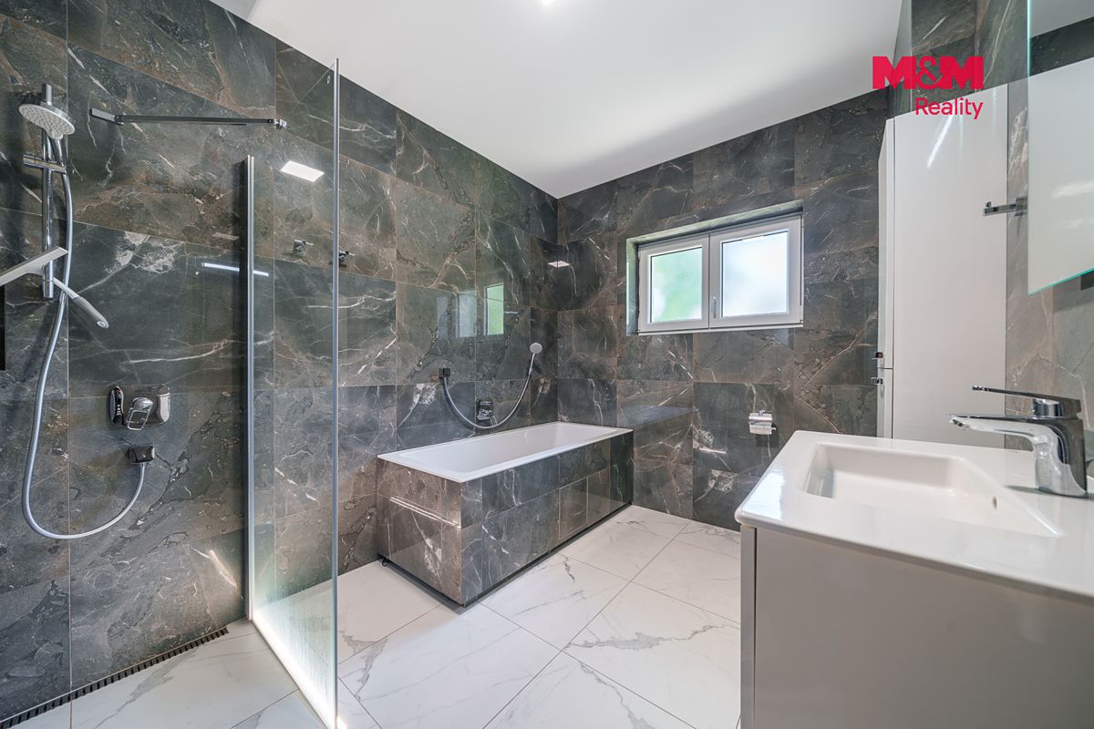 Prodej rodinného domu 141 m², pozemek 1207 m² – fotografie 3