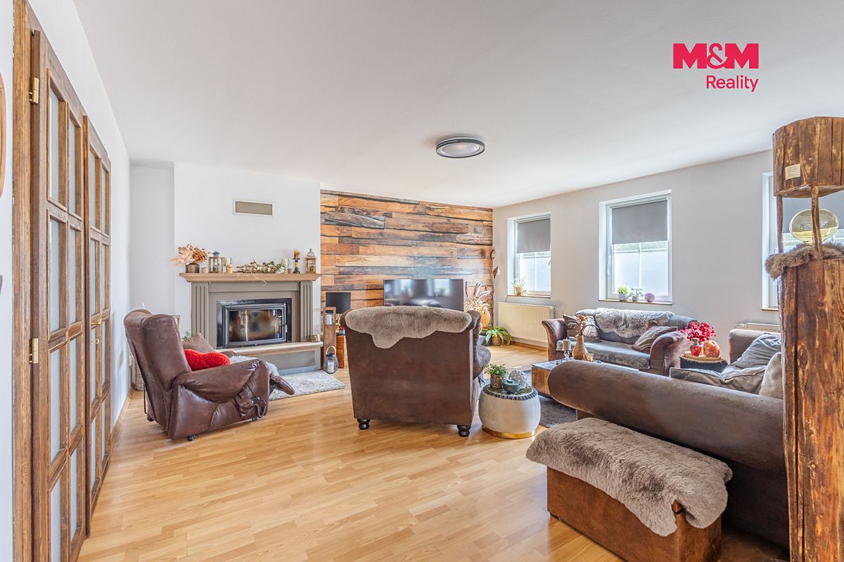 Prodej rodinného domu 204 m², pozemek 490 m² – fotografie 5
