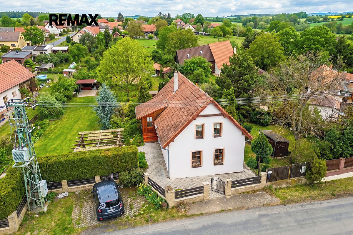 Prodej rodinného domu 132 m², pozemek 1070 m² – fotografie 4