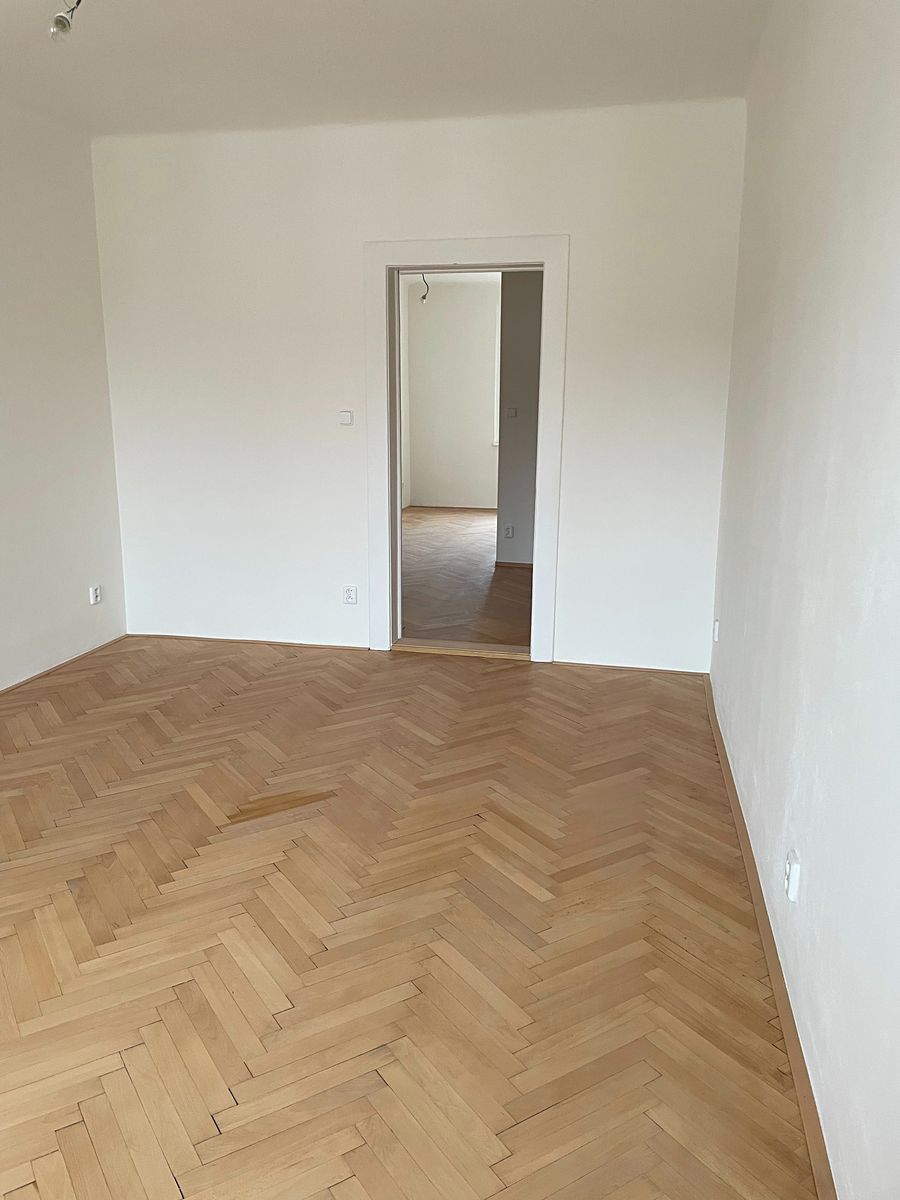 Pronájem bytu 2+kk 38 m² – fotografie 3