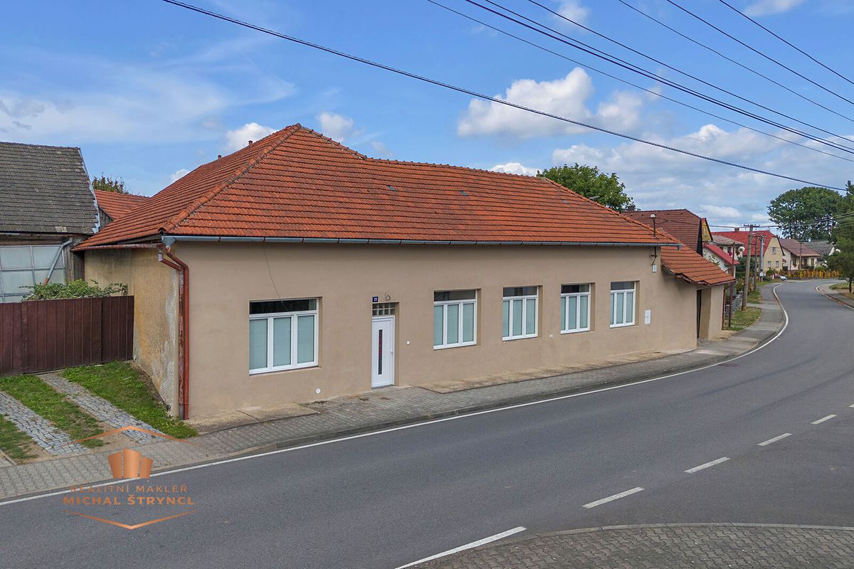 Prodej rodinného domu 200 m², pozemek 1044 m²