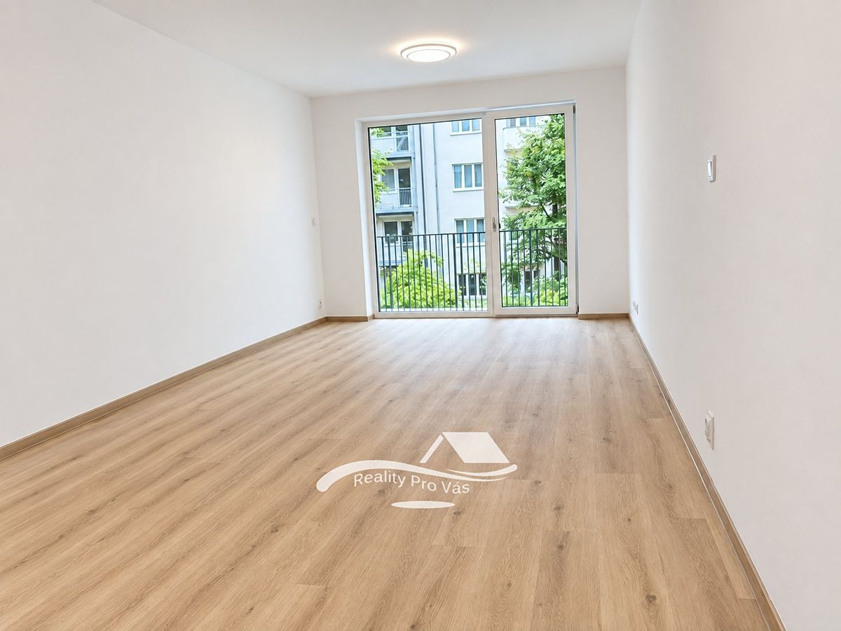 Pronájem bytu 1+kk 38 m² – fotografie 2