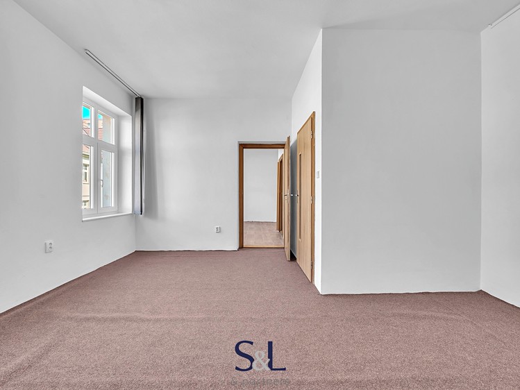 Prodej komerčního prostoru, 1 036 m² (19 z 24)