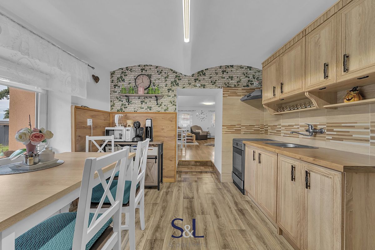 Prodej rodinného domu 180 m², pozemek 1497 m² – fotografie 3