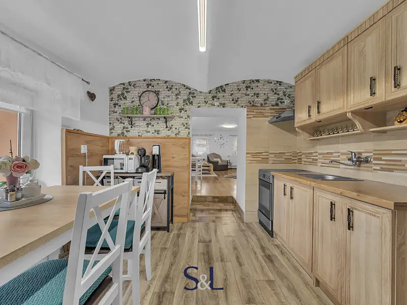 Prodej rodinného domu 180 m², pozemek 1497 m², Bulovka – náhled fotky 3