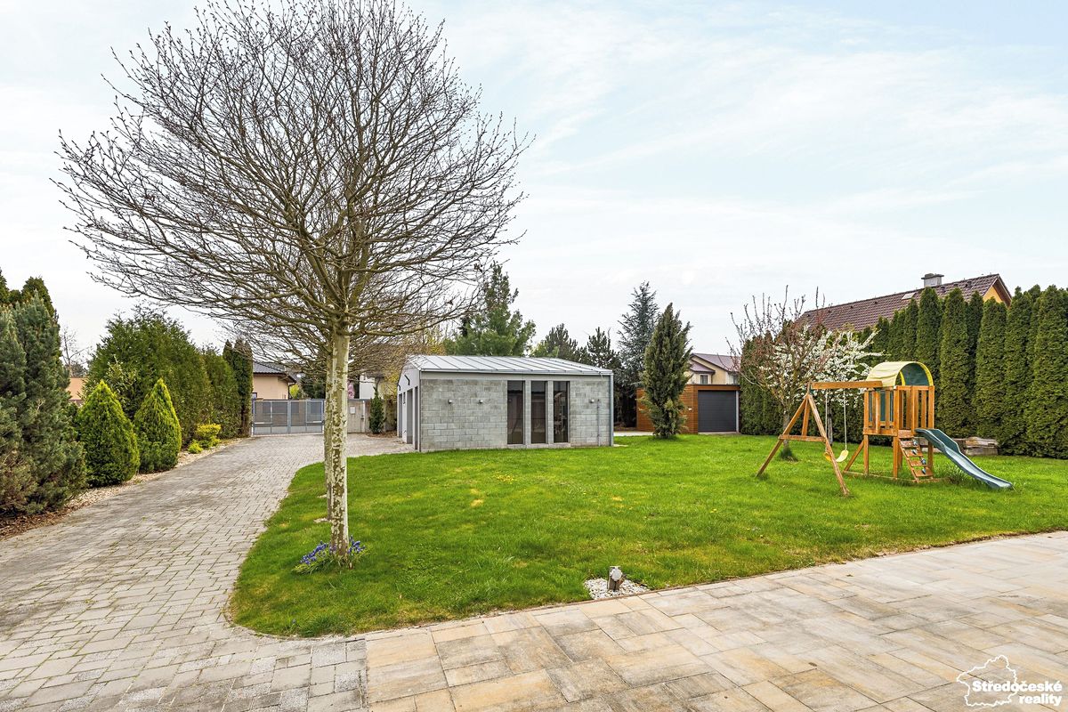 Prodej vily 230 m², pozemek 1486 m² – fotografie 3