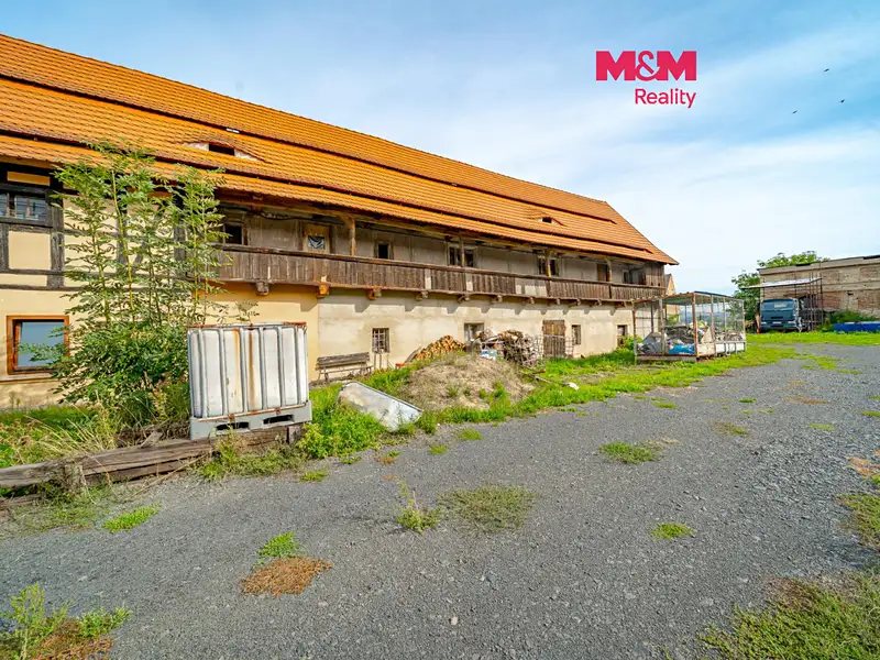 Prodej stavebního pozemku 3672 m², Křešice – náhled fotky 1