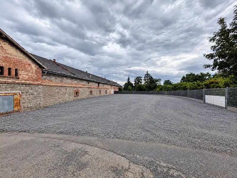 Pronájem komerčního pozemku 1000 m², Jesenice – náhled fotky 2
