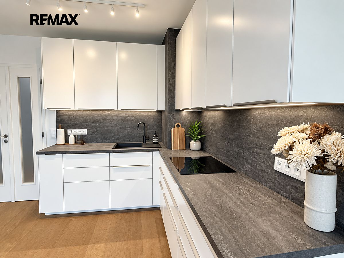Pronájem bytu 3+kk 80 m²