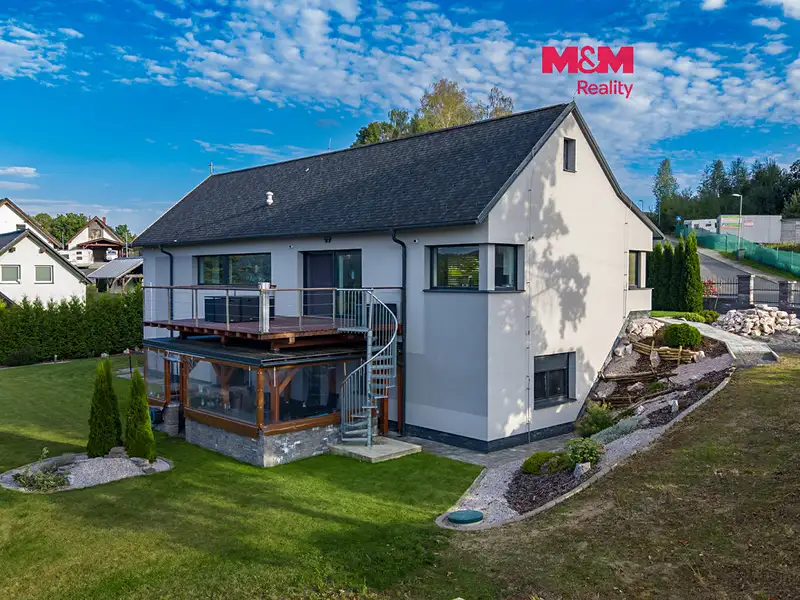 Prodej rodinného domu 225 m², pozemek 1913 m², Smržovka – náhled fotky 1