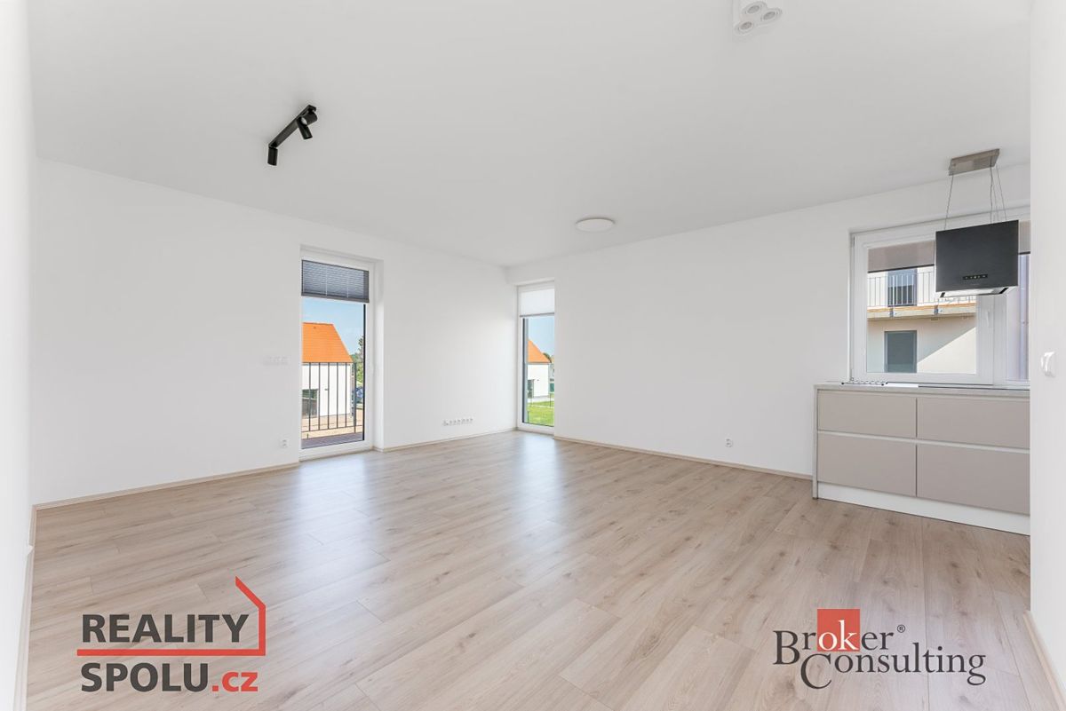 Pronájem bytu 2+kk 67 m² – fotografie 2