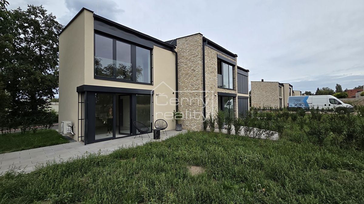 Prodej rodinného domu 55 m², pozemek 239 m² – fotografie 2