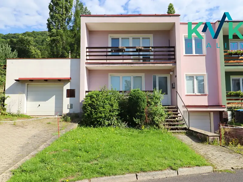 Prodej rodinného domu 220 m², pozemek 541 m², Krupka – náhled fotky 1