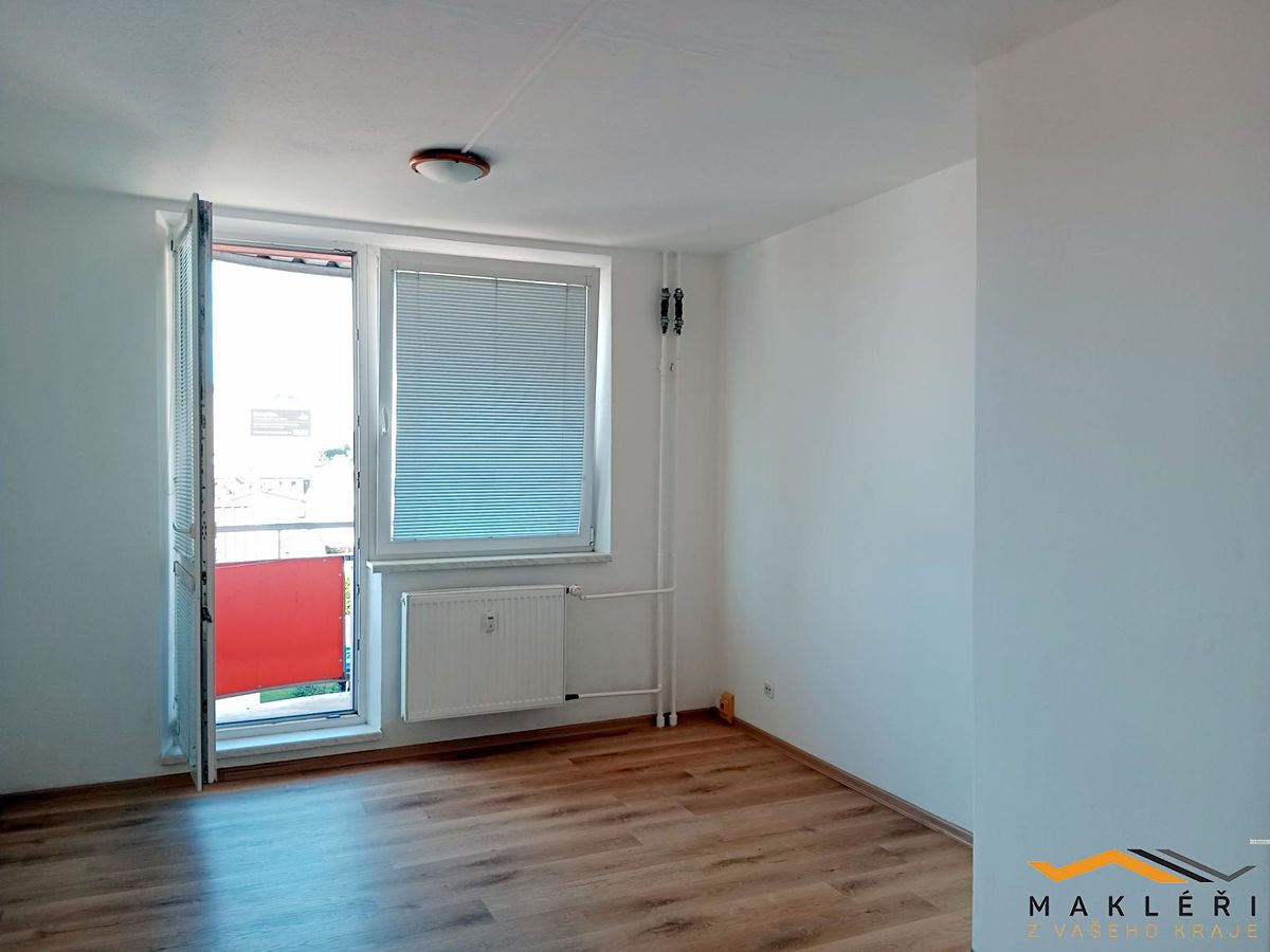 Pronájem bytu 1+kk 28 m² – fotografie 2