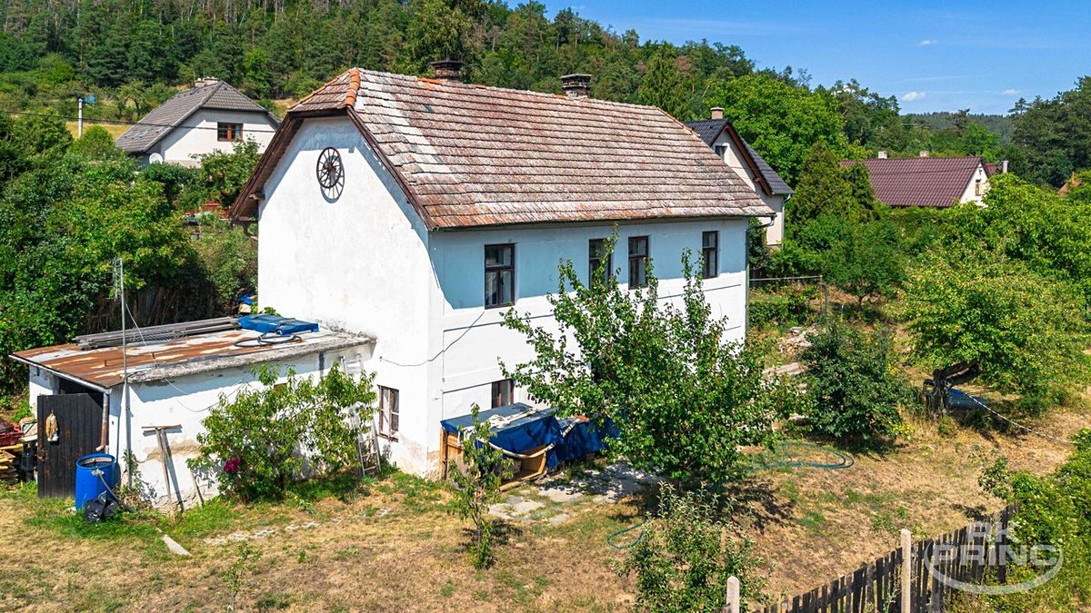 Prodej rodinného domu 200 m², pozemek 1378 m² – fotografie 3