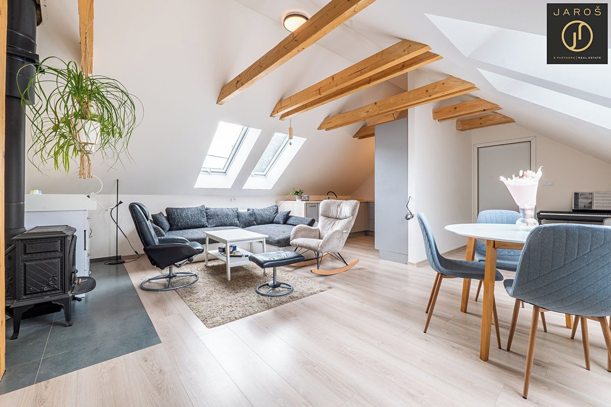 Prodej rodinného domu 203 m², pozemek 1153 m² – fotografie 4
