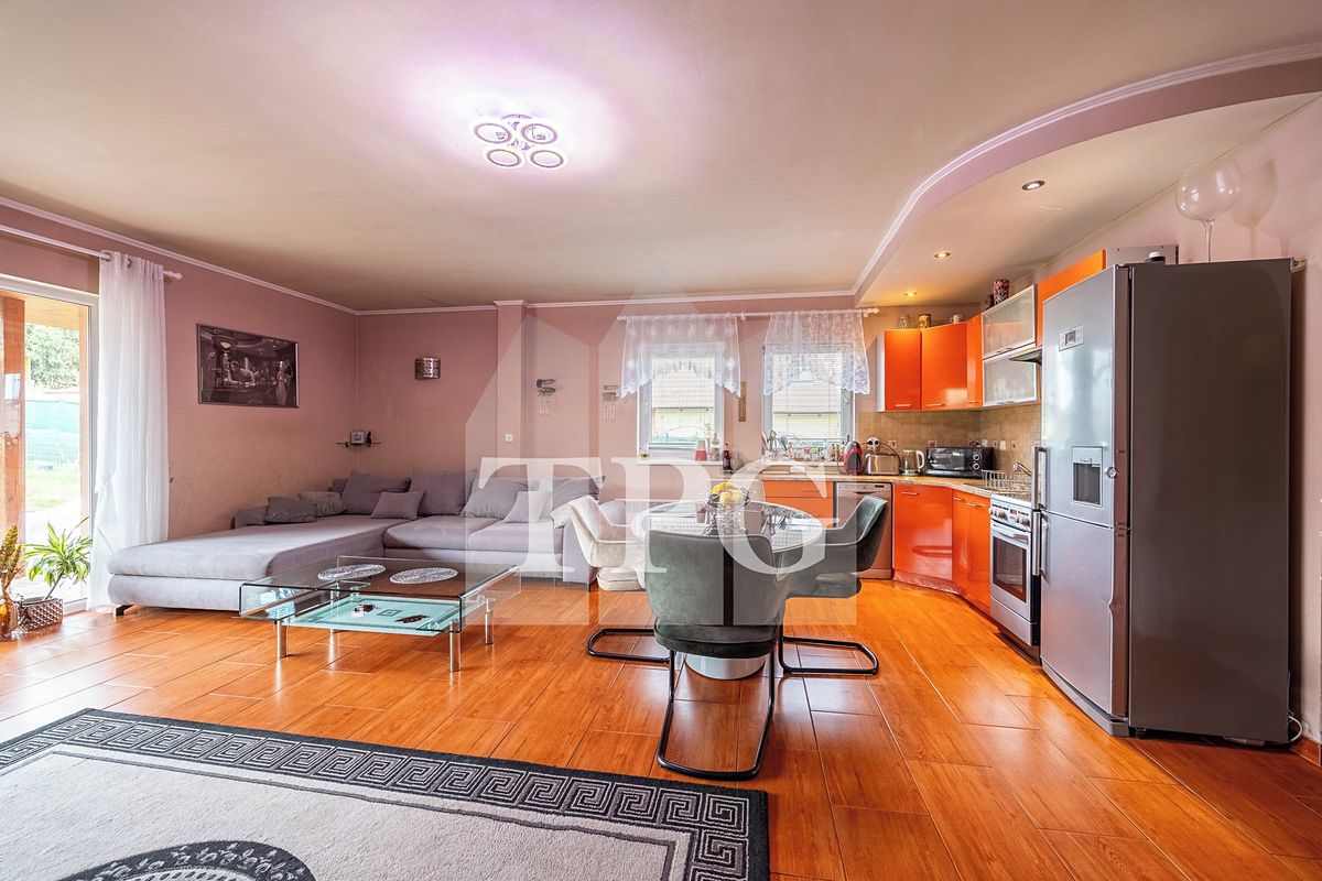 Prodej rodinného domu 140 m², pozemek 827 m² – fotografie 5