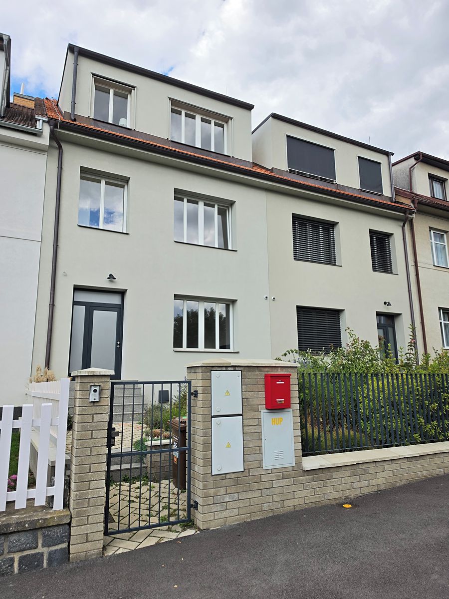 Pronájem rodinného domu 220 m², pozemek 500 m² – fotografie 4