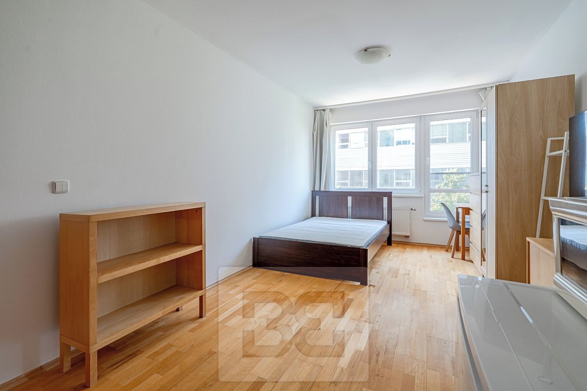 Pronájem bytu 1+kk 30 m² – fotografie 2