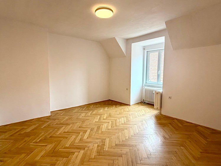 Pronájem bytu 1+kk, 32 m² (1 z 10)