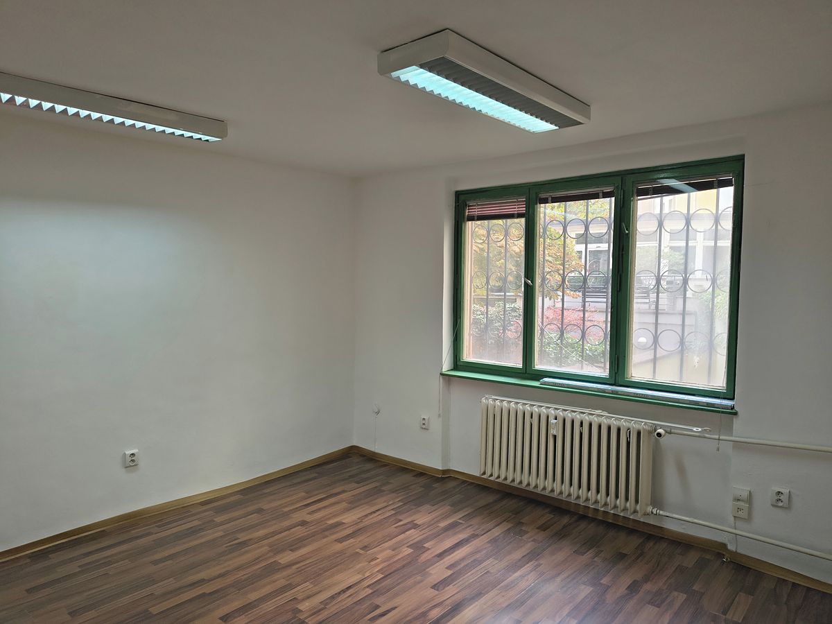 Pronájem kanceláře 27 m² – fotografie 2