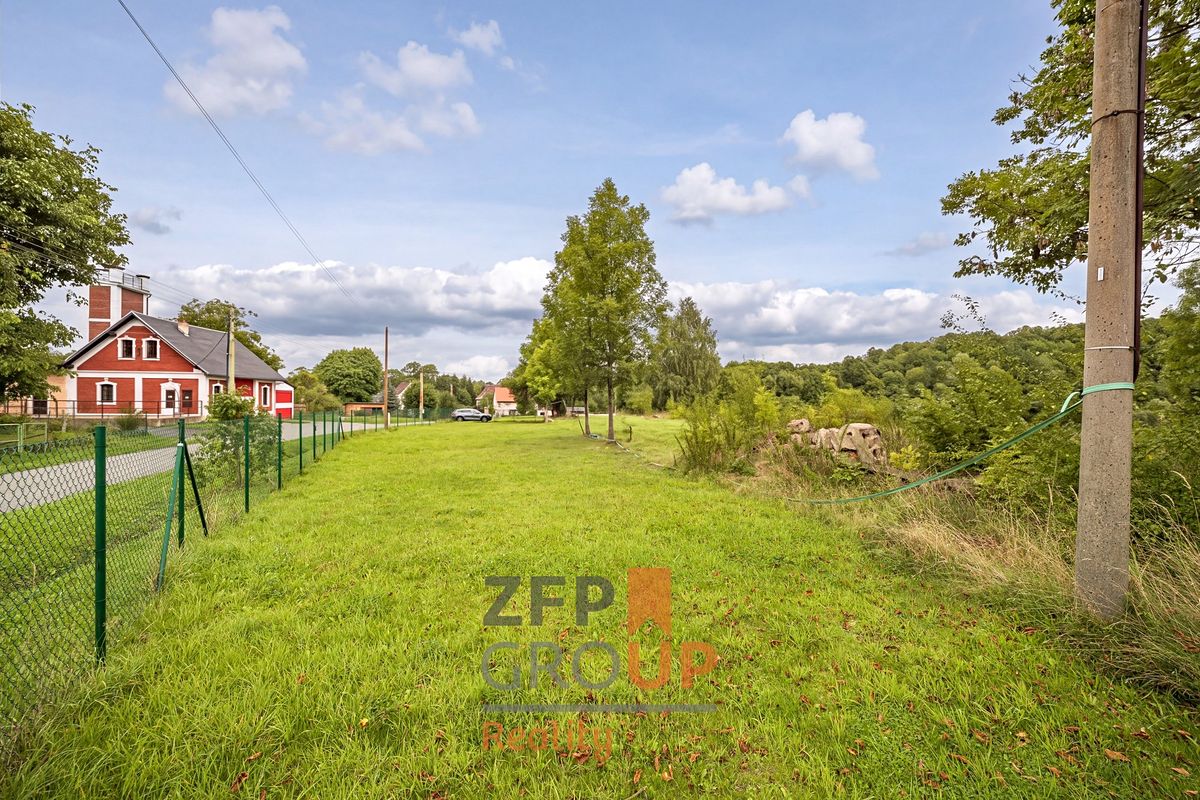 Prodej stavebního pozemku 4693 m²