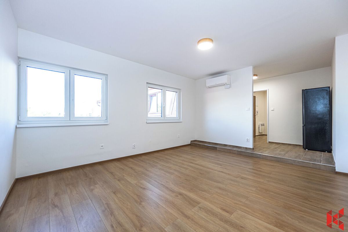 Pronájem bytu 1+kk 33 m²
