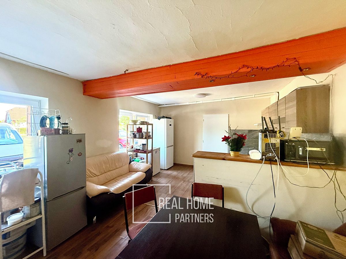 Prodej rodinného domu 286 m², pozemek 225 m² – fotografie 3