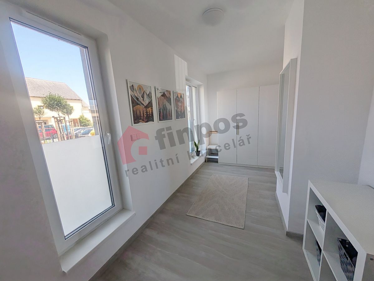 Pronájem bytu 3+kk 68 m² – fotografie 4