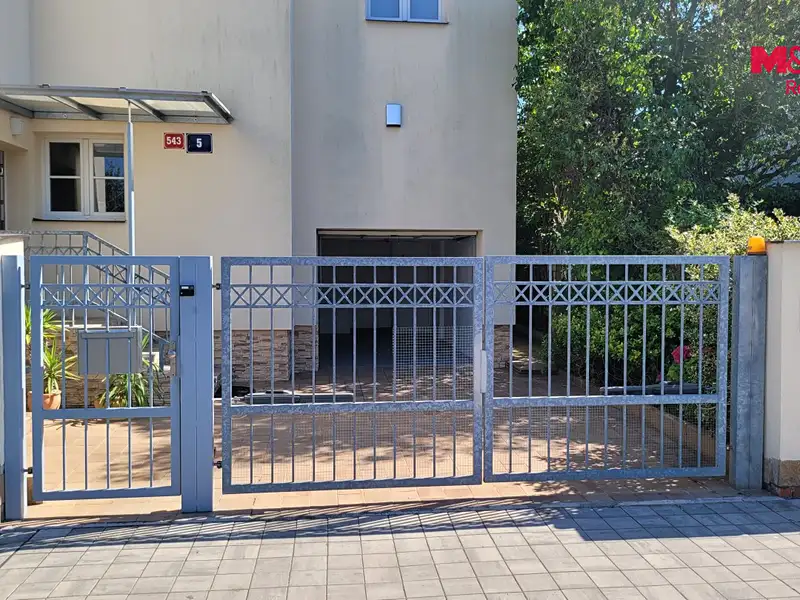 Pronájem garáže 16 m², Praha – náhled fotky 3