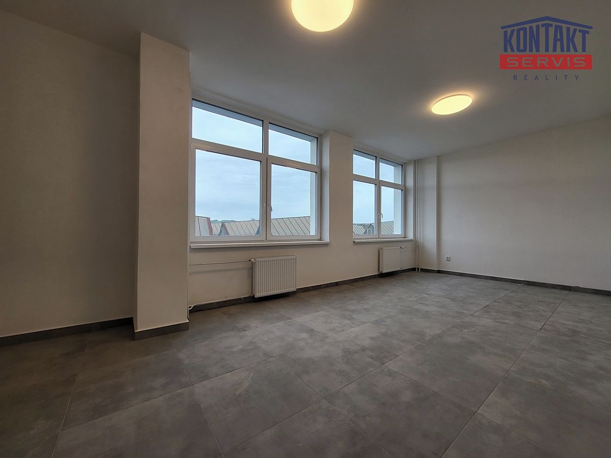 Pronájem kanceláře 12 m² – fotografie 2
