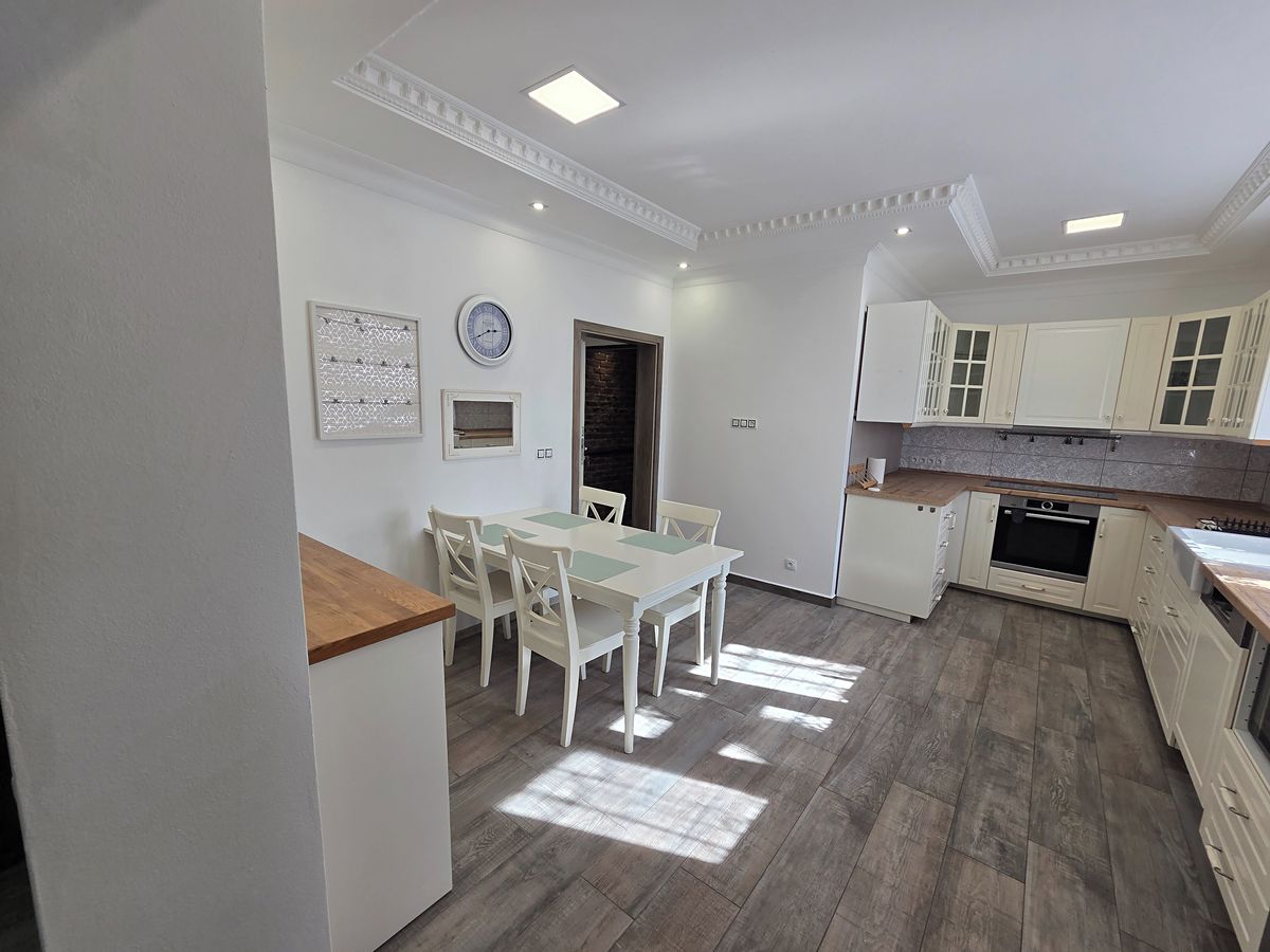 Pronájem bytu 3+kk 85 m²